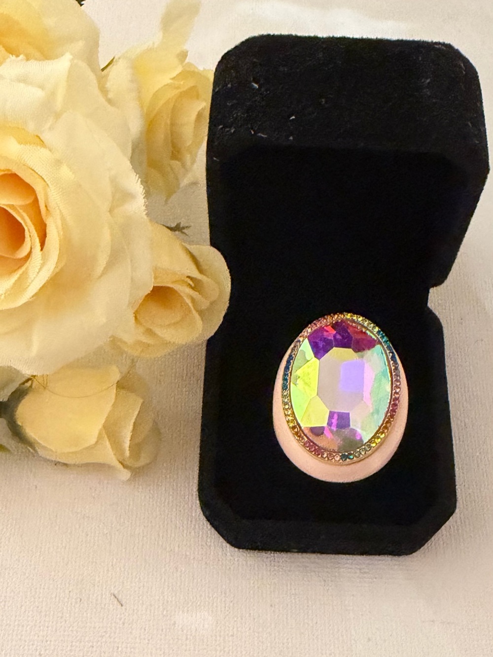 Kurt Geiger Iridescent Oval Crystal Cocktail Ring Pink Purple Green Sz 7 NEW